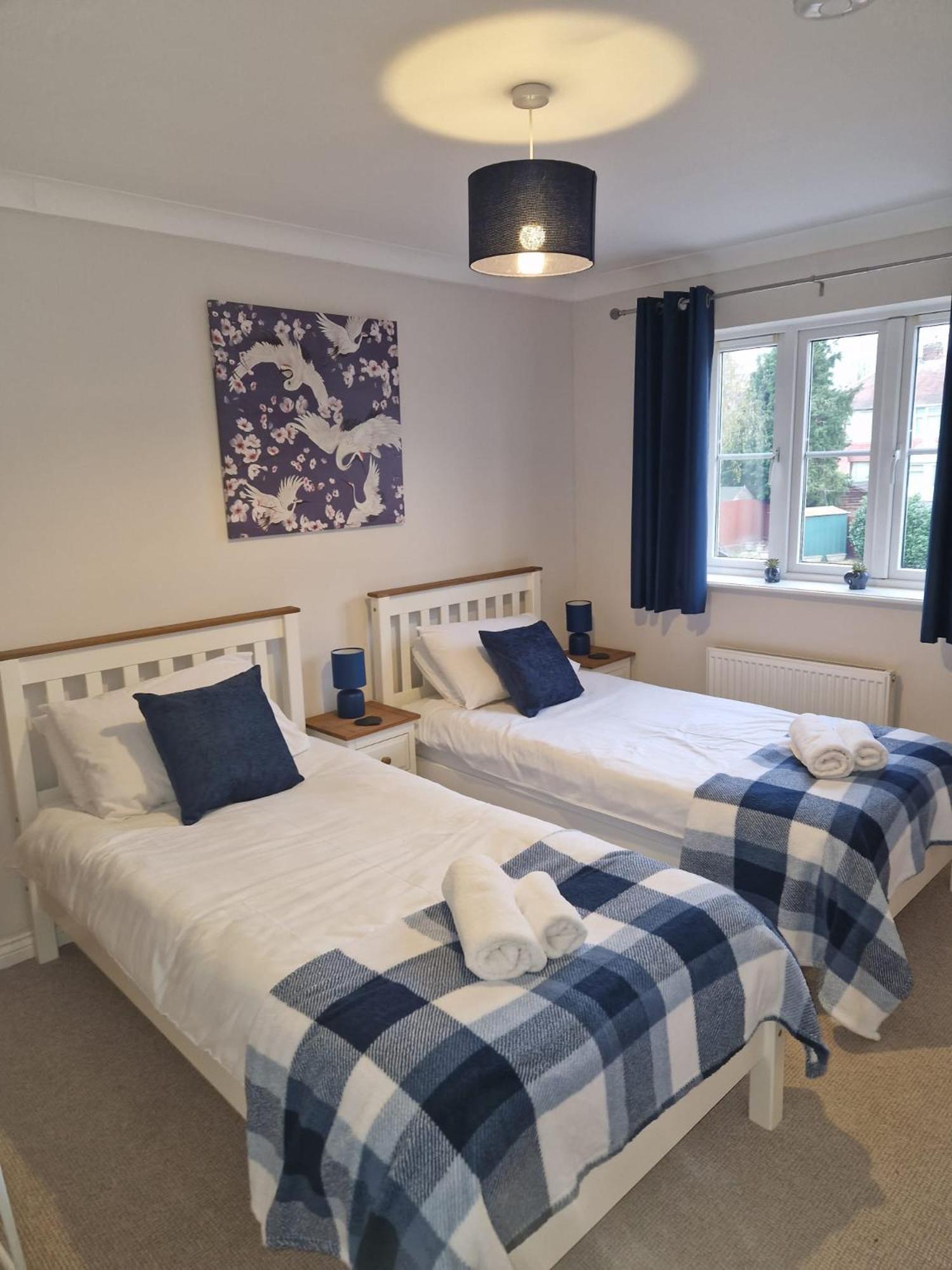Hereford - Finch House - Modern 4 Bedroom House Located In South Hereford, Dog Friendly With Nearby Countryside, Pool Table, Sleeps Up To 10 Guests - Hosted By Rentmyhouse Екстериор снимка