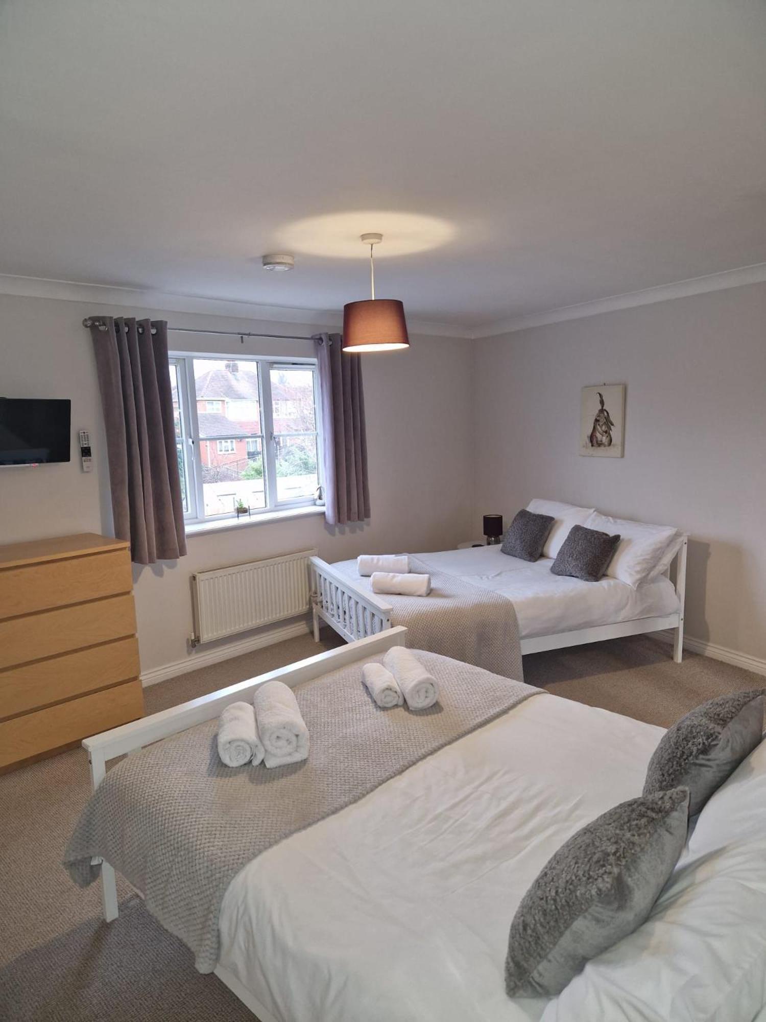 Hereford - Finch House - Modern 4 Bedroom House Located In South Hereford, Dog Friendly With Nearby Countryside, Pool Table, Sleeps Up To 10 Guests - Hosted By Rentmyhouse Екстериор снимка
