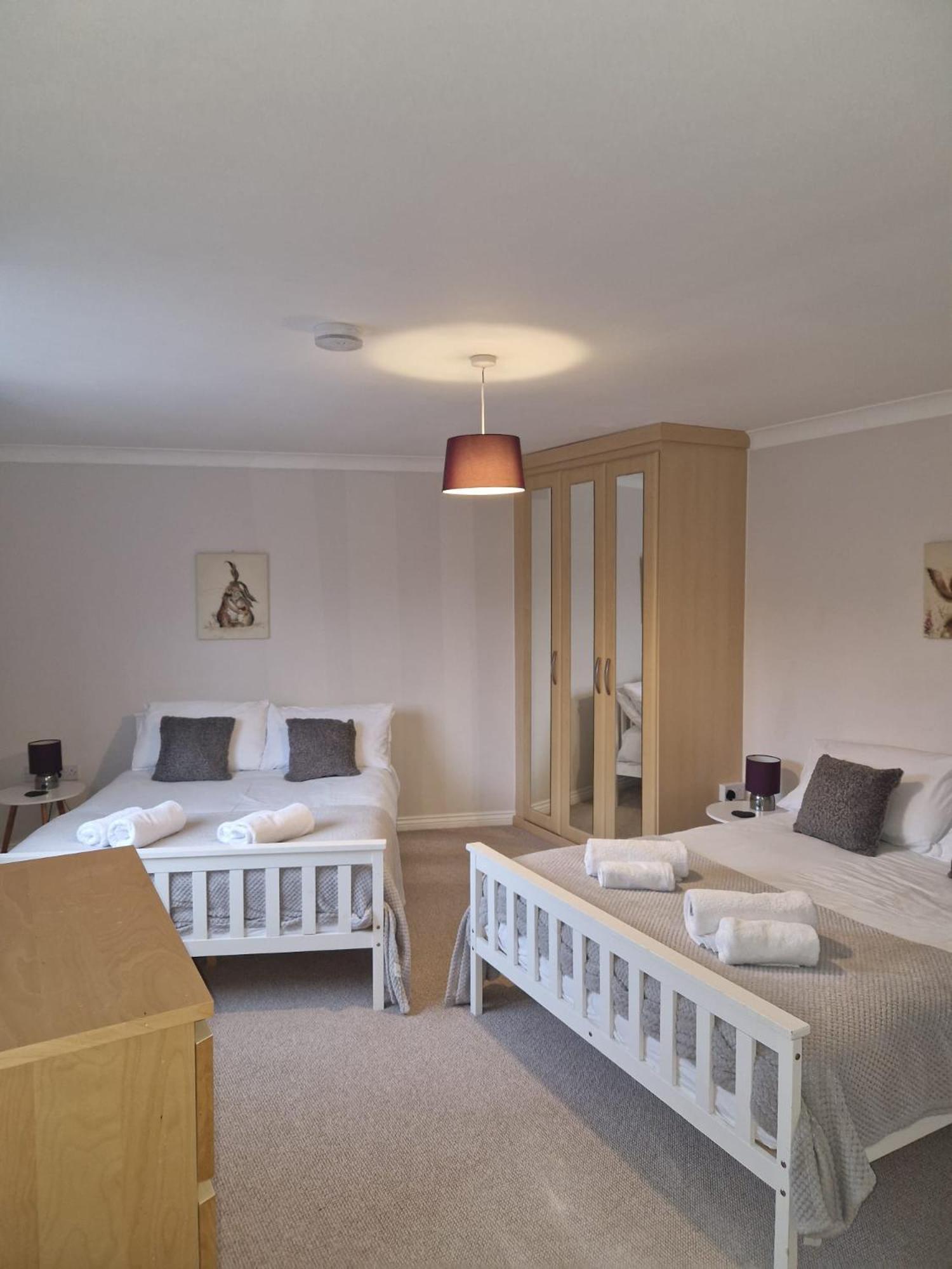 Hereford - Finch House - Modern 4 Bedroom House Located In South Hereford, Dog Friendly With Nearby Countryside, Pool Table, Sleeps Up To 10 Guests - Hosted By Rentmyhouse Екстериор снимка